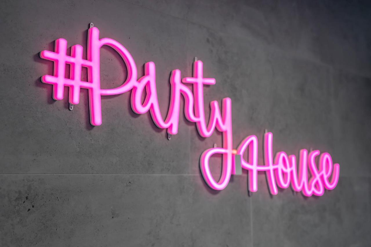 #Partyhouse Poznan Wildaアパートメント エクステリア 写真