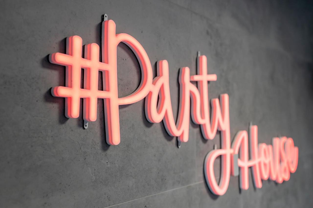 #Partyhouse Poznan Wildaアパートメント エクステリア 写真